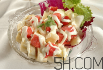 水果沙拉的熱量是多少？水果沙拉用什么沙拉醬好吃？