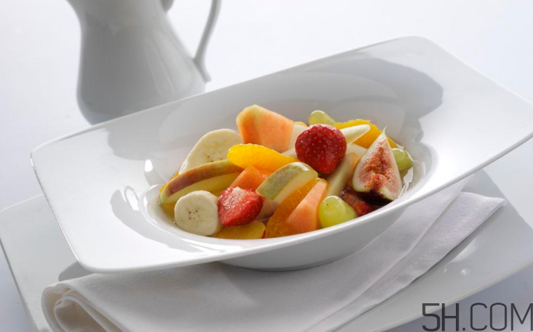 水果沙拉的熱量是多少？水果沙拉用什么沙拉醬好吃？