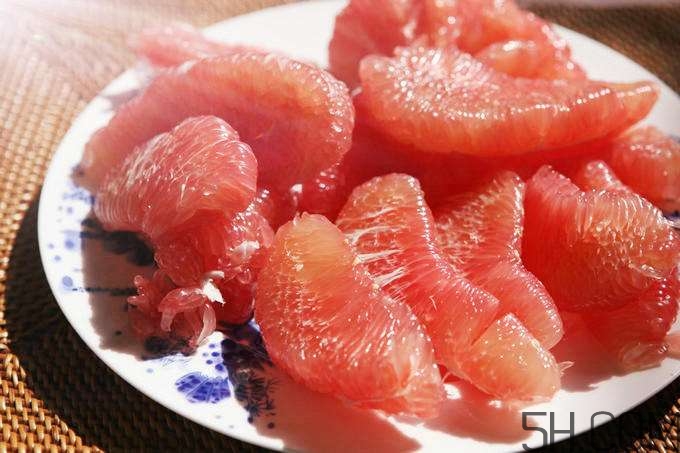 紅心柚子與白肉柚子有什么差別？紅心柚子是轉基因嗎？