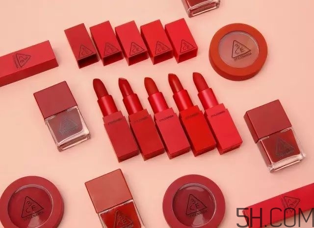 楓葉色彩妝有哪些_口紅楓葉紅是什么顏色 楓葉色彩妝有哪些_口紅楓葉紅是什么顏色