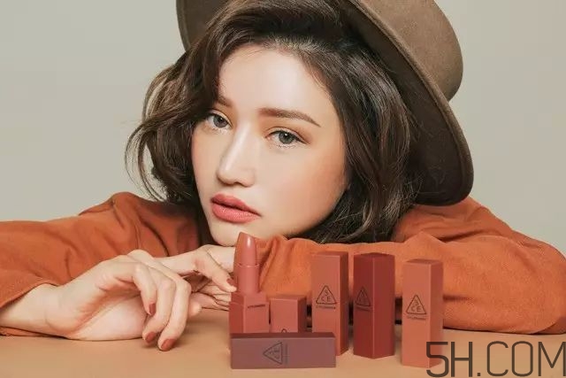 楓葉色彩妝有哪些_口紅楓葉紅是什么顏色 楓葉色彩妝有哪些_口紅楓葉紅是什么顏色