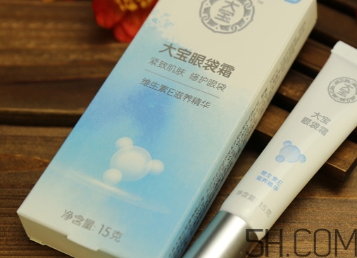 幾歲開始用眼霜比較好_一般在幾歲開始用眼霜 幾歲開始用眼霜比較好_一般在幾歲開始用眼霜