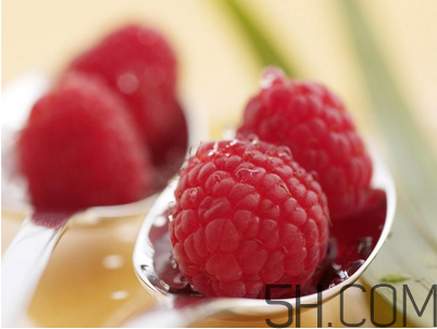 覆盆子茶什么時候喝？桑葚和覆盆子的區(qū)別