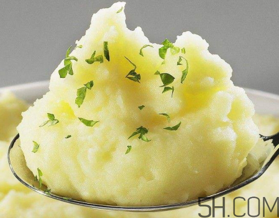 土豆泥可以和米粉一起吃嗎 土豆泥可以加奶粉嗎 土豆泥可以和米粉一起吃嗎 土豆泥可以加奶粉嗎