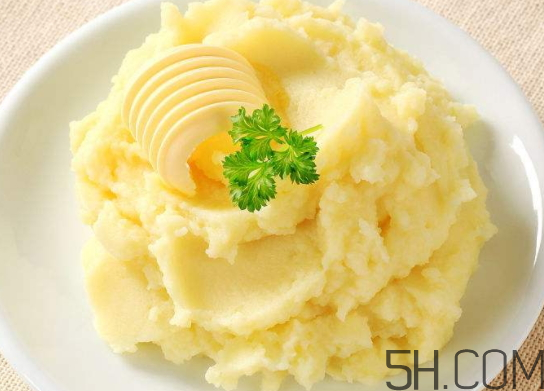 土豆泥可以和米粉一起吃嗎 土豆泥可以加奶粉嗎 土豆泥可以和米粉一起吃嗎 土豆泥可以加奶粉嗎