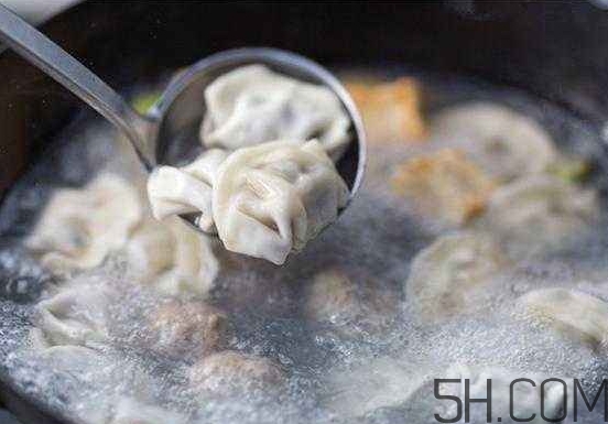 煮餃子怎么煮不破皮？煮餃子怎么看熟沒熟？