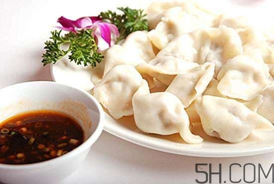 煮餃子開鍋煮皮還是餡？煮餃子蓋不蓋鍋蓋？