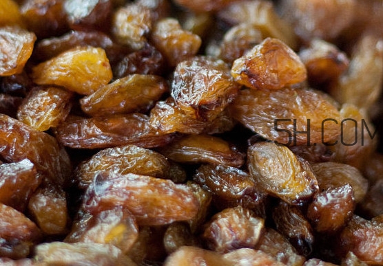 葡萄干吃多了會(huì)怎么樣？葡萄干可以豐胸嗎