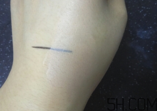 水粉霜怎么上妝？水粉霜用什么上妝