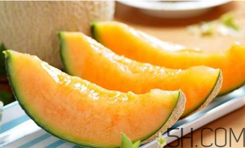 哈密瓜怎么挑選好吃？切開的哈密瓜怎么保存？
