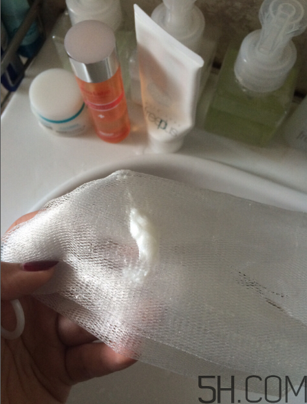 芙麗芳絲洗面奶是氨基酸嗎？氨基酸洗面奶有哪些？