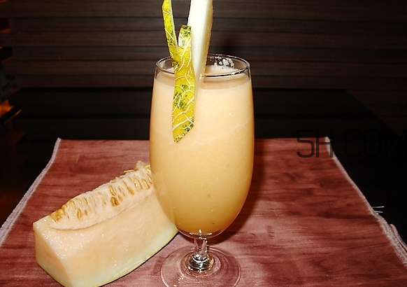 哈密瓜搭配什么榨汁好喝？產(chǎn)婦吃哈密瓜的好處