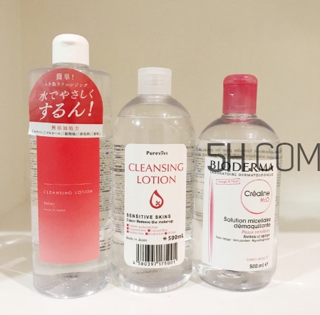 天天用卸妝水對皮膚有哪些傷害 每天用卸妝水對皮膚有害嗎 天天用卸妝水對皮膚有哪些傷害 每天用卸妝水對皮膚有害嗎