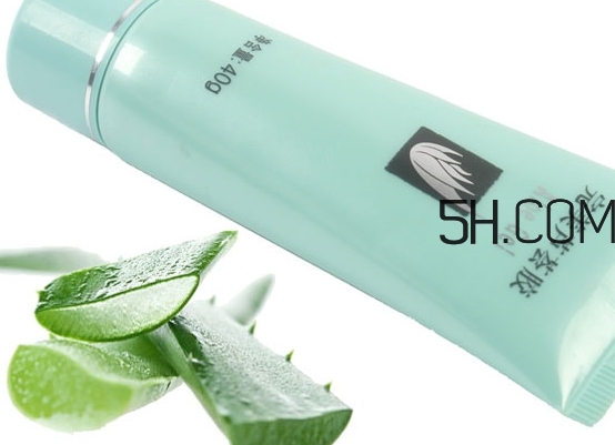 當(dāng)臉部出油到完全失控時(shí)怎么辦? 當(dāng)臉部出油到完全失控時(shí)怎么辦?