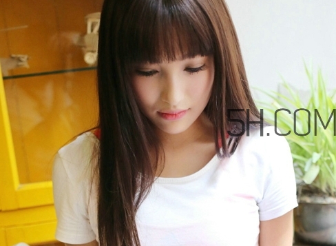 頸紋什么年齡段出現(xiàn)_頸紋多大年齡開始有 頸紋什么年齡段出現(xiàn)_頸紋多大年齡開始有