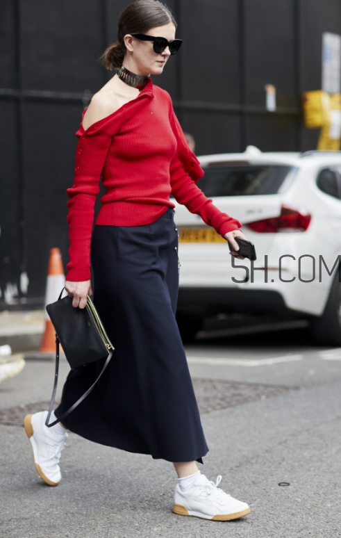 紅色毛衣怎么搭配？紅色毛衣搭配圖片