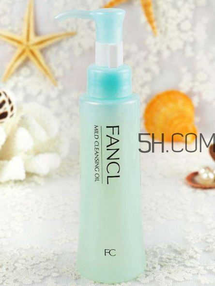 fancl卸妝油會(huì)長(zhǎng)閉口嗎？閉口是因?yàn)樾秺y油嗎？