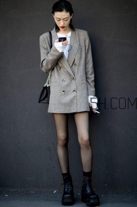 西裝配靴子好看嗎？西裝配靴子怎么搭配？