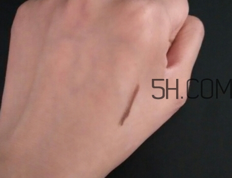 水粉霜和氣墊cc哪個好？水粉霜和氣墊cc區(qū)別