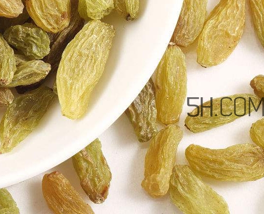 新疆葡萄干多少錢一斤？葡萄干泡水功效與作用