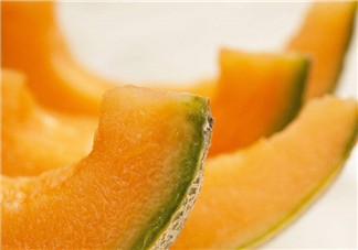 空腹吃哈密瓜好嗎？密瓜爛了一塊能吃嗎？