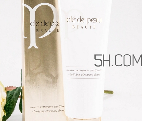 cpb潔面膏清爽型和滋潤型有什么區(qū)別_哪個(gè)好