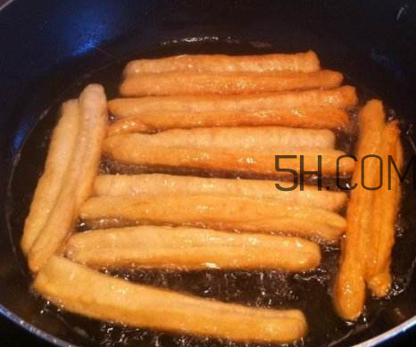 油條炸出來(lái)為什么硬 為什么炸的油條發(fā)硬 油條炸出來(lái)為什么硬 為什么炸的油條發(fā)硬