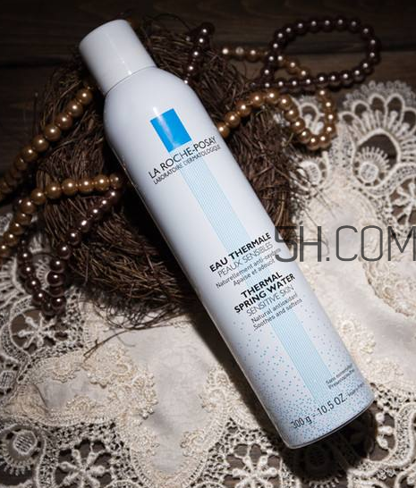 理膚泉噴霧可以濕敷嗎？理膚泉噴霧可以定妝嗎？