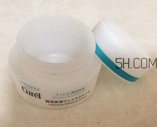 珂潤面霜有酒精味嗎？珂潤面霜是什么氣味的？