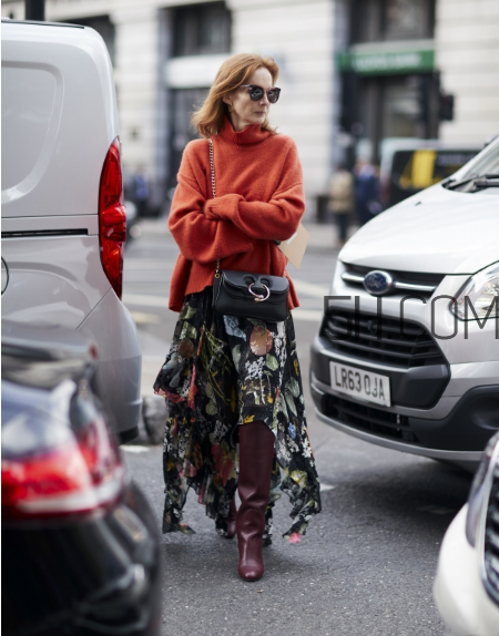 毛衣配長裙好看嗎？毛衣和長裙怎么搭配？