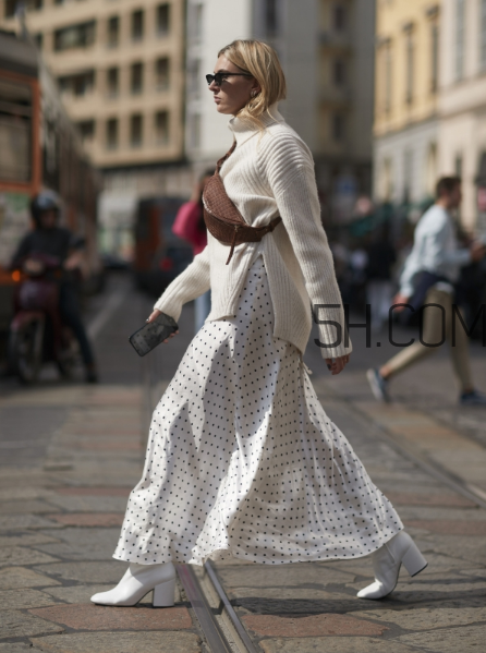 毛衣配長裙好看嗎？毛衣和長裙怎么搭配？