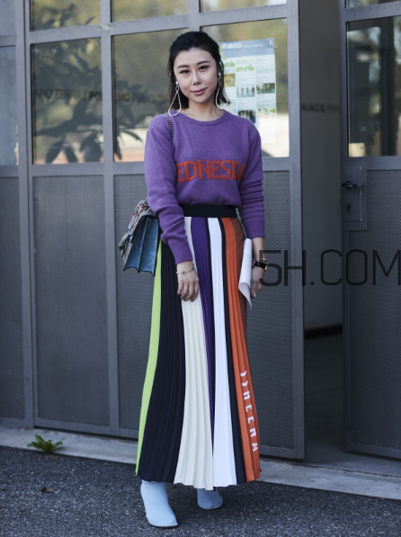 毛衣配長裙好看嗎？毛衣和長裙怎么搭配？
