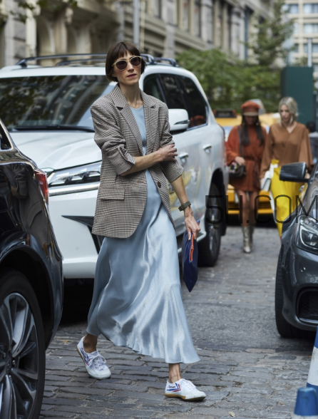 西裝里面穿什么好看？西裝內(nèi)搭圖片