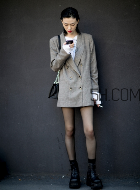 西裝里面穿什么好看？西裝內(nèi)搭圖片