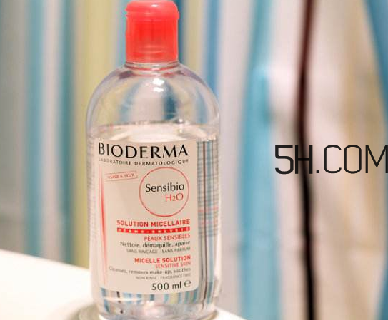 貝德瑪卸妝水和潔膚液的區(qū)別 貝德瑪卸妝水和潔膚液的區(qū)別