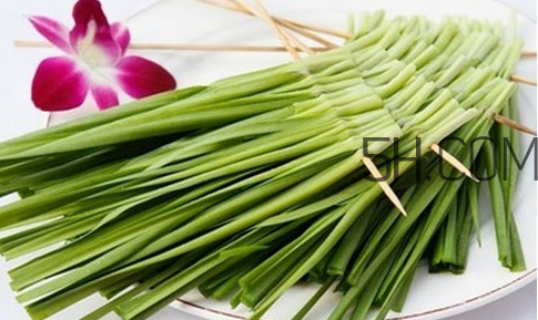 炒好的韭菜能隔夜吃嗎？吃韭菜胃酸燒心吃什么緩解？