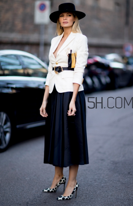 西裝配長(zhǎng)裙好看嗎？西裝搭配裙子圖片