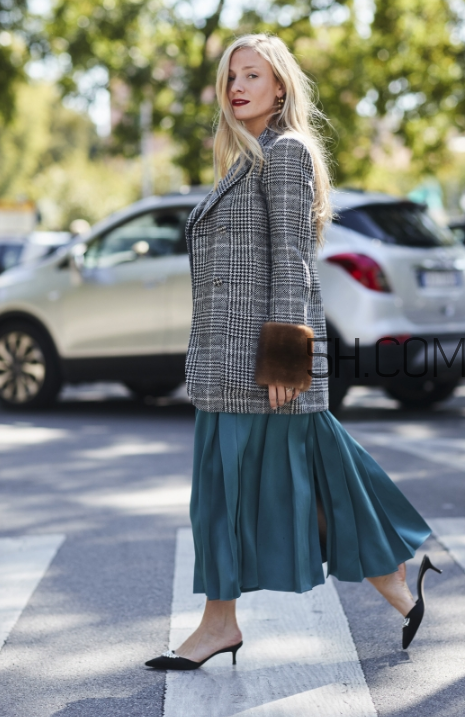 西裝配長(zhǎng)裙好看嗎？西裝搭配裙子圖片