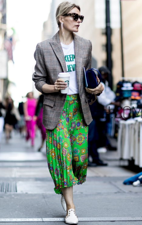 西裝配長(zhǎng)裙好看嗎？西裝搭配裙子圖片