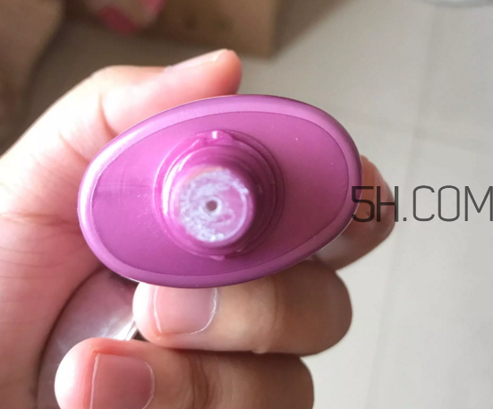 伊貝詩(shī)變色多效修顏霜多少錢_怎么樣