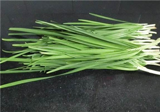 炒好的韭菜能隔夜吃嗎？吃韭菜胃酸燒心吃什么緩解？