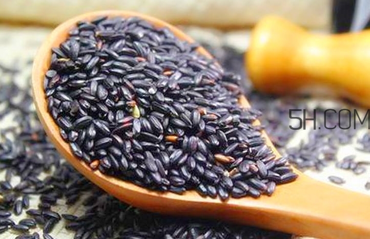 黑芝麻清洗掉色正常嗎？黑芝麻有黑色素嗎？