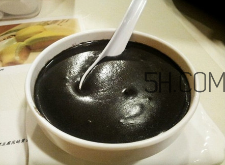 黑芝麻糊用開(kāi)水沖還是溫開(kāi)水？黑芝麻糊養(yǎng)胃嗎？