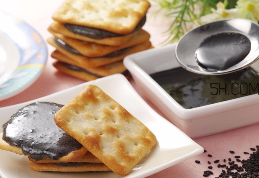 黑芝麻清洗掉色正常嗎？黑芝麻有黑色素嗎？