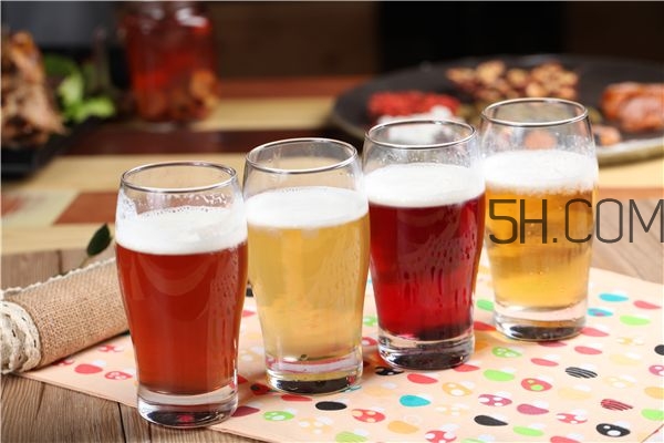 過(guò)期啤酒能洗頭發(fā)嗎 如何用過(guò)期啤酒洗頭發(fā)