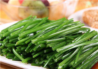 如何鑒別毒韭菜？吃野韭菜的營(yíng)養(yǎng)價(jià)值