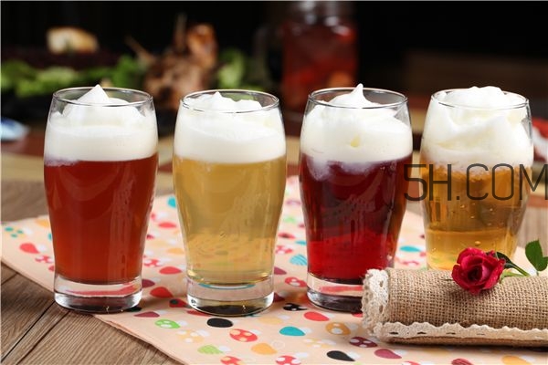 過(guò)期啤酒能洗頭發(fā)嗎 如何用過(guò)期啤酒洗頭發(fā)