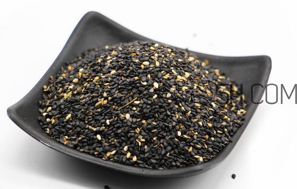 黑芝麻和白芝麻有什么區(qū)別？黑芝麻和白芝麻哪個好？