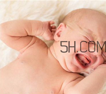 嬰兒肚臍眼鼓出來是怎么回事？蚊蟲叮咬嬰兒應(yīng)該怎么辦？