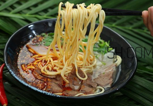 牛肉面用什么面條 牛肉面用什么湯底 牛肉面用什么面條 牛肉面用什么湯底